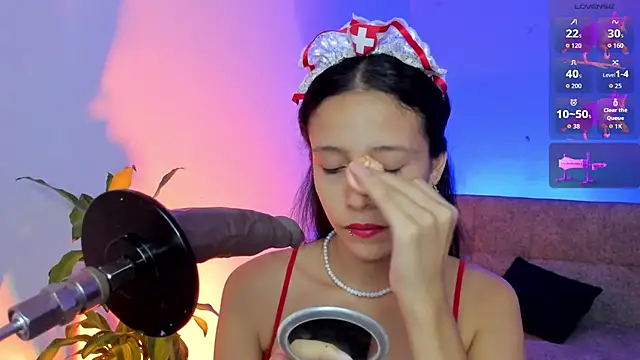 alicemoon   online show from February 7, 11:08 pm