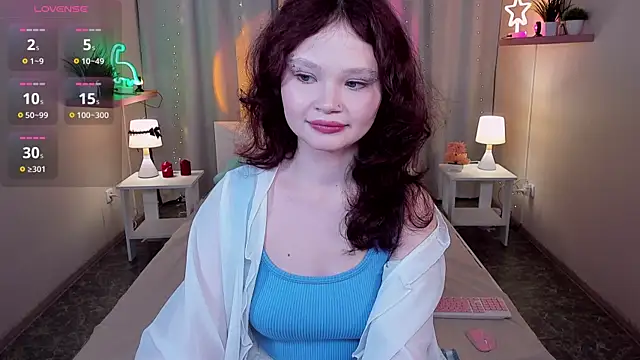 EmilyChaves online show from June 7, 8:43 am