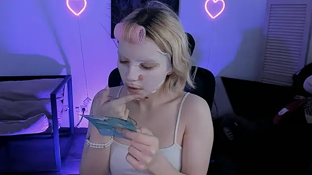 AuroraWrenfield online show from February 10, 4:37 am