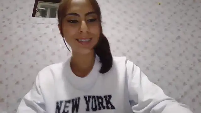 Roselingalvis13 online show from April 16, 3:18 am