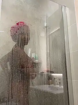 Lexiluv1 online show from September 21, 8:18 pm