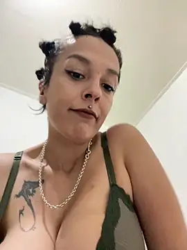 Piggiteablacktea online show from October 1, 1:16 pm