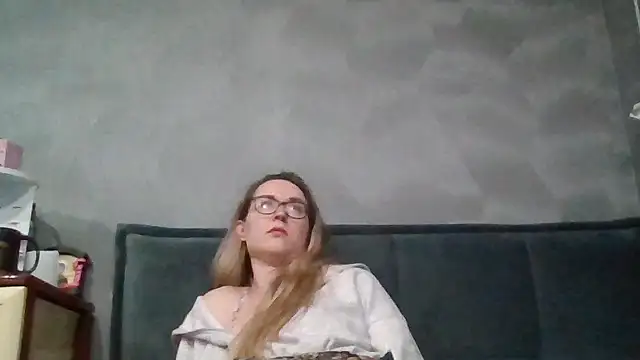 Snapshot of Jugira chatting on October 19, 12:45 am Jugira online show from October 19, 12:45 am