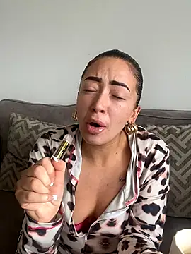 Snapshot of ItsCOCOx chatting on October 13, 8:39 am ItsCOCOx online show from October 13, 8:39 am