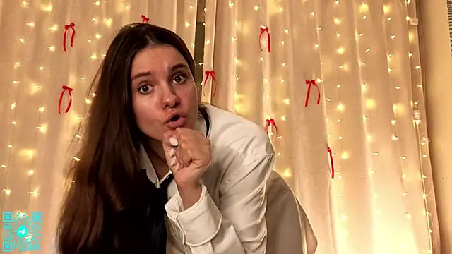 chloemilka online show from February 20, 5:14 pm