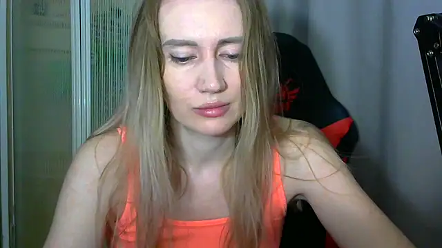 JessFoxxx online show from March 2, 3:28 am