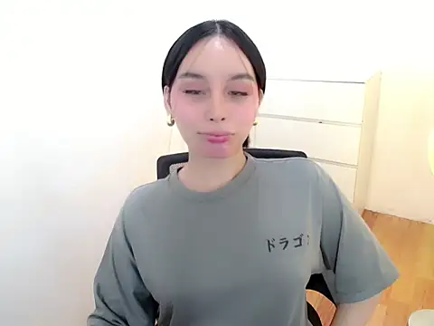 holly tabby online show from September 12, 8:49 pm