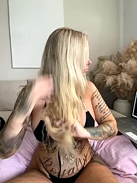 Snapshot of Jasmina-Joy chatting on September 21, 8:57 am Jasmina-Joy online show from September 21, 8:57 am
