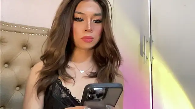 solana imani online show from November 14, 6:19 pm