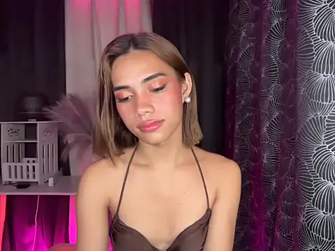 Snapshot of Lovelynikki03 chatting on October 23, 6:03 pm Lovelynikki03 online show from October 23, 6:03 pm