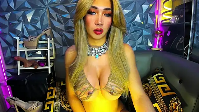UrGoddess xx online show from April 1, 5:08 am