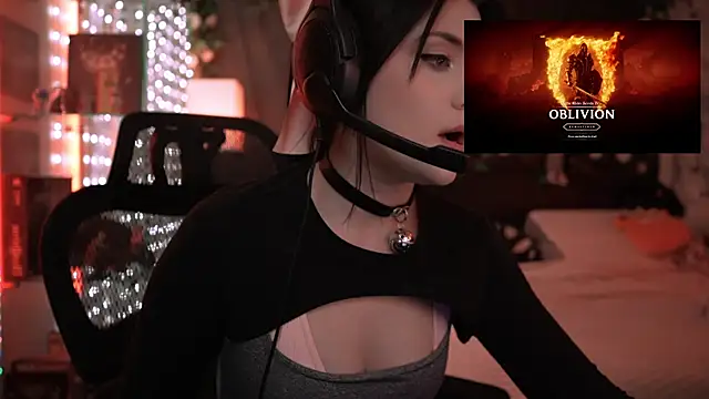 littlelune online show from January 12, 12:38 am