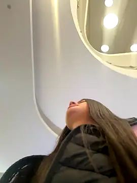 Isabella21  online show from October 31, 12:12 am