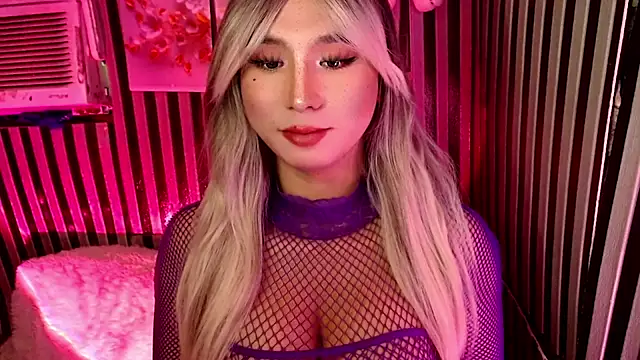 UrhotlucyTS online show from March 23, 8:53 am