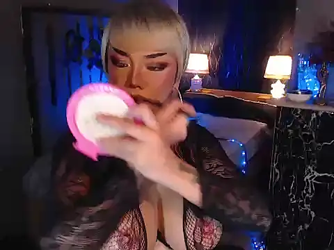 Snapshot of xAuroraRobinsx chatting on September 15, 8:22 am xAuroraRobinsx online show from September 15, 8:22 am