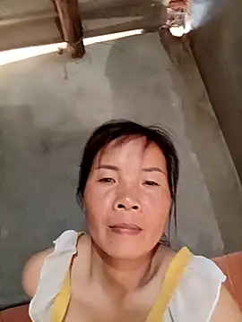 Snapshot of Harmony92 chatting on October 19, 5:09 am Harmony92 online show from October 19, 5:09 am