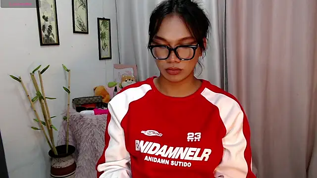 Herbielustts online show from December 5, 5:14 pm