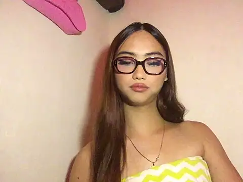 Kiah Wyatt online show from October 30, 6:16 am