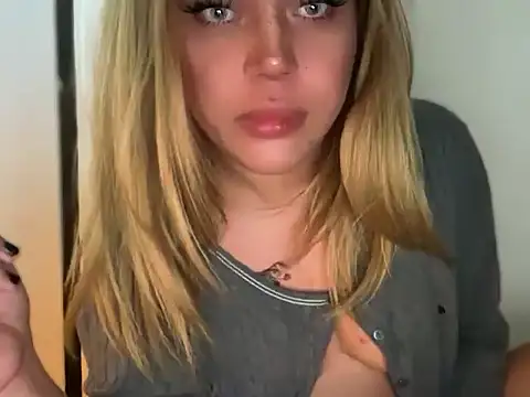 caligirlnikita online show from April 29, 10:29 am