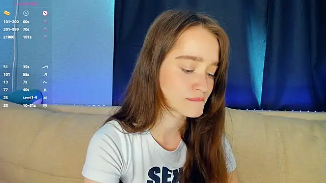 lovelyalivia online show from May 15, 8:39 am