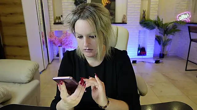 MariemLui online show from April 14, 3:45 pm