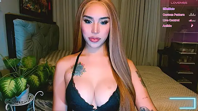 Franchesca Trans online show from December 15, 8:19 am