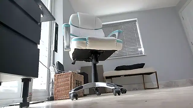 foxyroxymilf online show from January 6, 1:15 pm