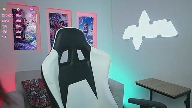 Snapshot of NicoleCrawft chatting on September 9, 7:35 pm NicoleCrawft online show from September 9, 7:35 pm