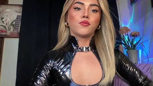 calimonroe online show from October 22, 6:57 pm