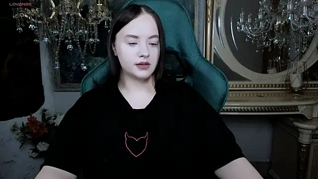 LaraBenson  online show from November 29, 10:52 am