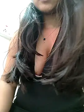 luv johrrra online show from November 18, 4:46 am