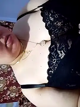 Hnonasix89 online show from April 15, 8:42 pm