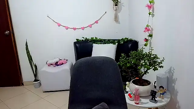 Zendaya11 online show from November 8, 6:29 am