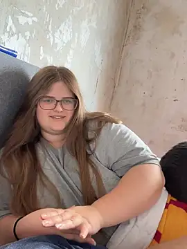 CurvyPaar2 online show from March 15, 3:25 pm