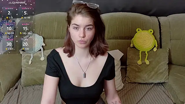 ElzaBlis online show from April 6, 1:12 pm