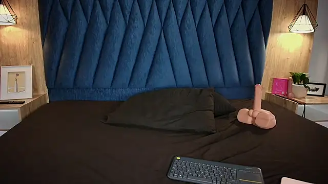 Megan Brown 001 online show from July 27, 8:28 pm