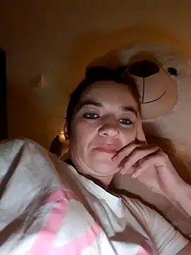 Snapshot of alinaalinutzq chatting on October 20, 5:05 pm alinaalinutzq online show from October 20, 5:05 pm