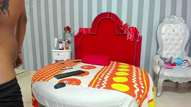 CaroyAndy online show from April 8, 12:29 pm