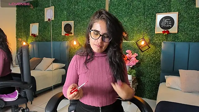 Linagh  online show from October 11, 11:58 am