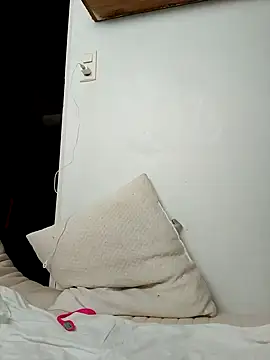 Fformesx online show from October 6, 8:20 am