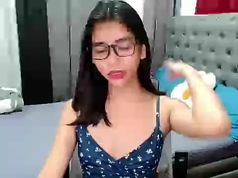 kitelpery 03 online show from March 19, 2:43 pm