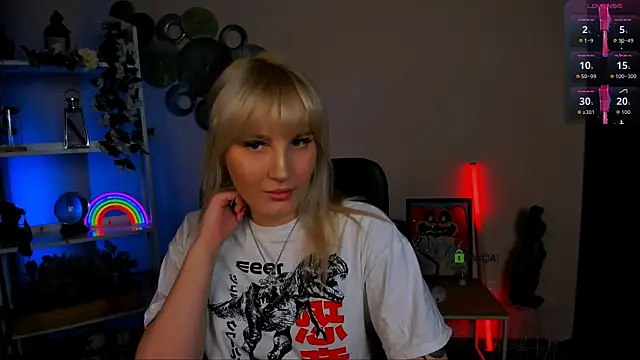 keri ti online show from April 13, 9:26 pm