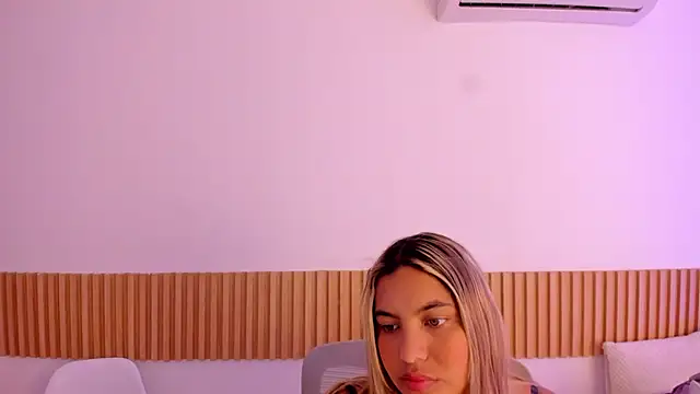 OliviaSweett online show from February 28, 9:36 pm