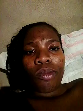 Snapshot of Sweetheart1695 chatting on October 3, 1:00 am Sweetheart1695 online show from October 3, 1:00 am