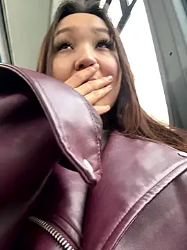 Snapshot of KissMeEva chatting on October 10, 8:19 am KissMeEva online show from October 10, 8:19 am