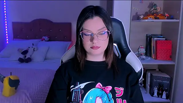 OphelianaRose33 online show from February 13, 10:44 pm