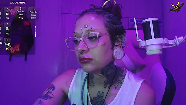 vainilla doll online show from March 21, 1:10 am