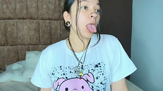 Kitty ravee online show from October 12, 12:46 am