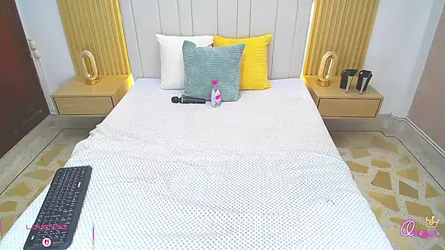 WildScarlet online show from February 8, 1:59 pm