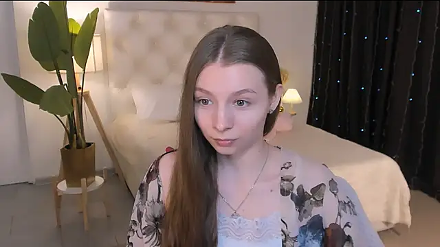 JulieDaniel online show from April 1, 8:37 am